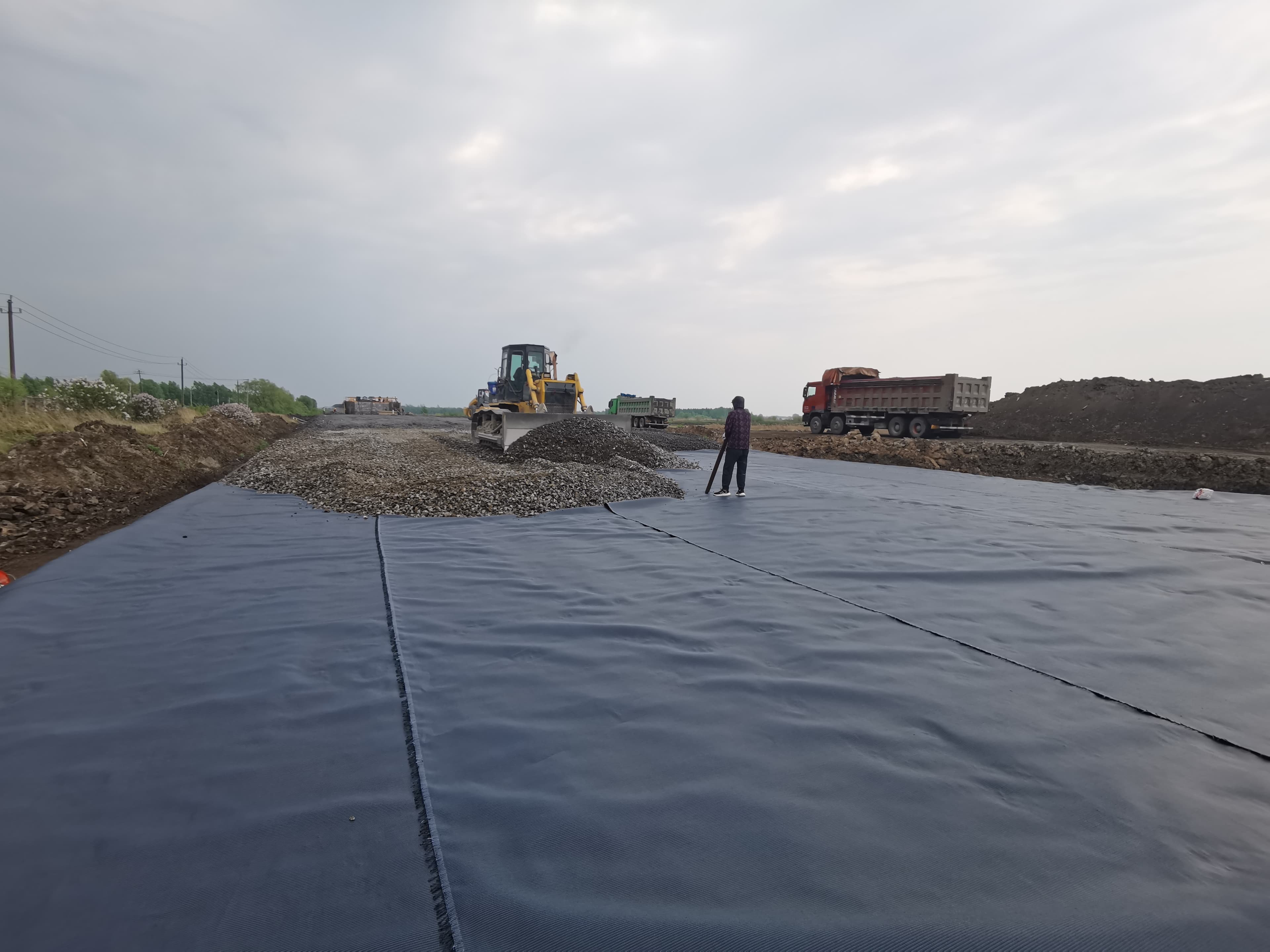 Managing subgrade stabilization and moisture for railway structures with MIRAFI H2Rx